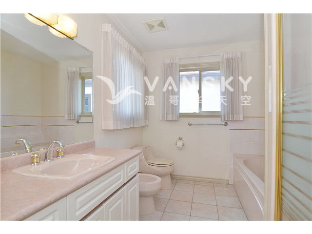 230309195006_160323 450 u1 master bath.JPG